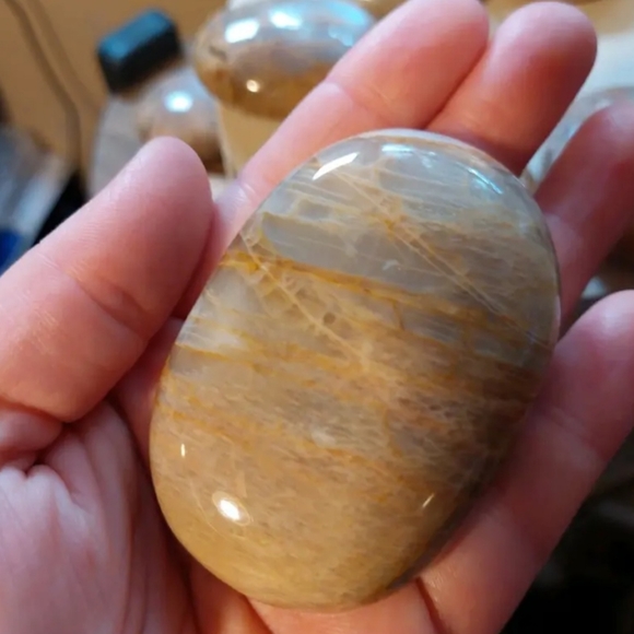 Peach Moonstone Palm Stones - Picture 7 of 8